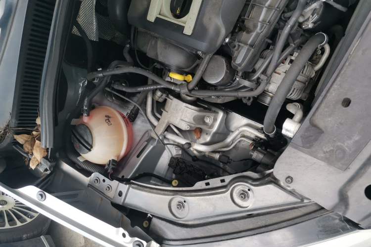 Used Volkswagen Sharan 2014 2.0 TSI Standard Model Engine Bay Left