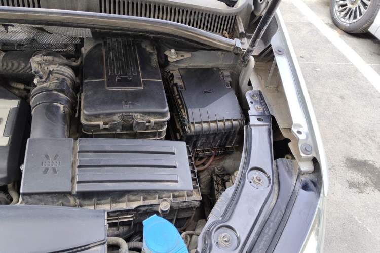 Used Volkswagen Sharan 2014 2.0 TSI Standard Model Engine Bay Left