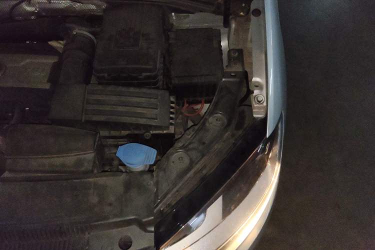 Used Volkswagen Sharan 2014 2.0 TSI Standard Model Engine Bay Left