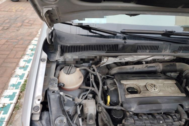 Used Volkswagen Sharan 2014 2.0 TSI Standard Model Engine Bay Right