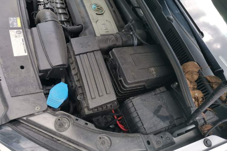 Used Volkswagen Sharan 2014 2.0 TSI Standard Model Engine Bay Right