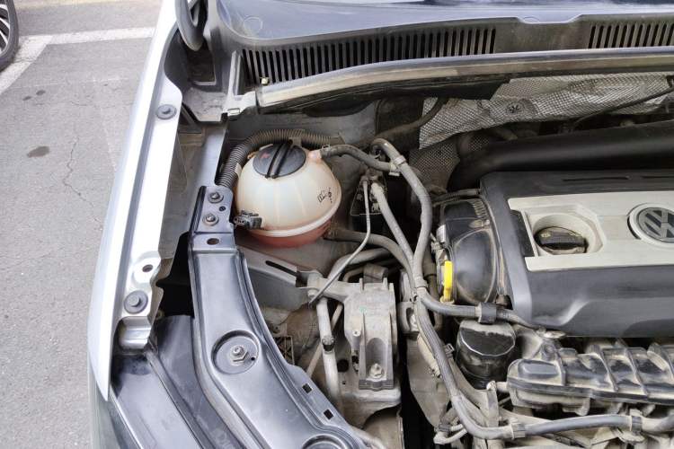 Used Volkswagen Sharan 2014 2.0 TSI Standard Model Engine Bay Right