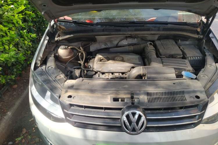 Used Volkswagen Sharan 2014 2.0 TSI Standard Model Engine Bay Right