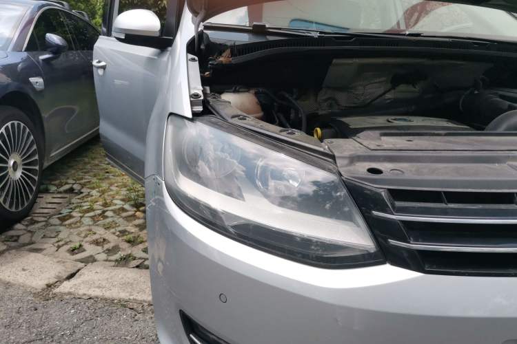Used Volkswagen Sharan 2014 2.0 TSI Standard Model Right Front Headlight