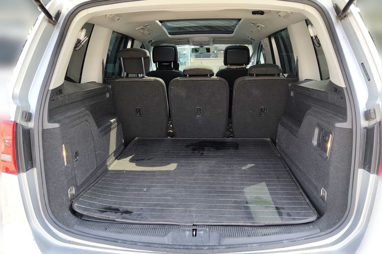Used Volkswagen Sharan 2014 2.0 TSI Standard Model Trunk