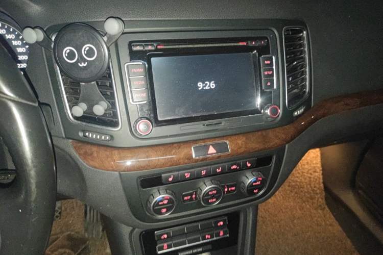 Used Volkswagen Sharan 2014 2.0 TSI Comfort Model Audio And AC Panel