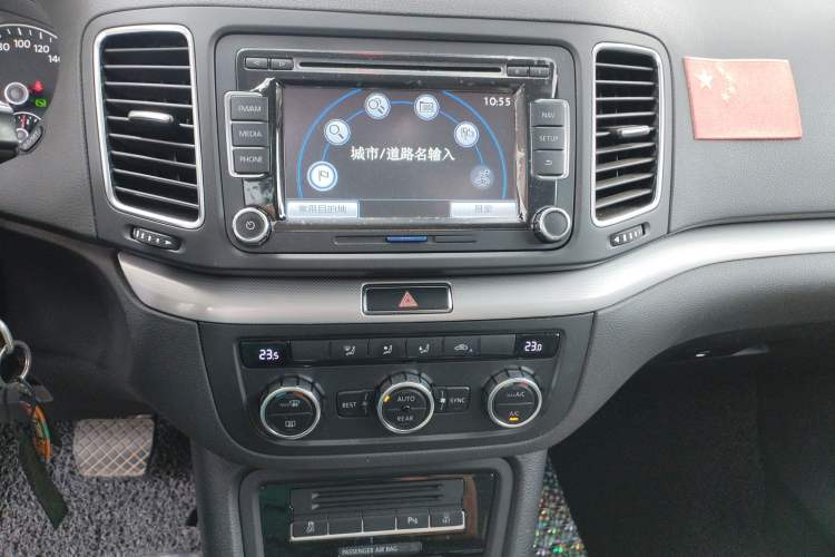 Used Volkswagen Sharan 2014 2.0 TSI Standard Model Audio And AC Panel