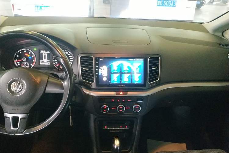 Used Volkswagen Sharan 2014 2.0 TSI Standard Model Audio And AC Panel