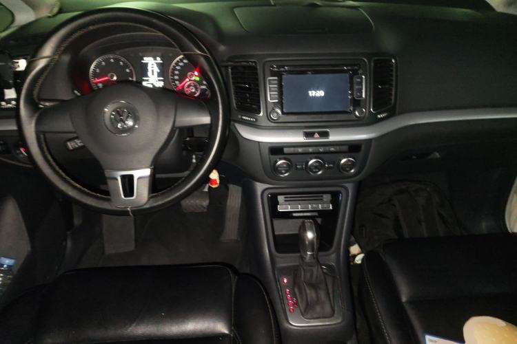Used Volkswagen Sharan 2014 2.0 TSI Standard Model Center Console