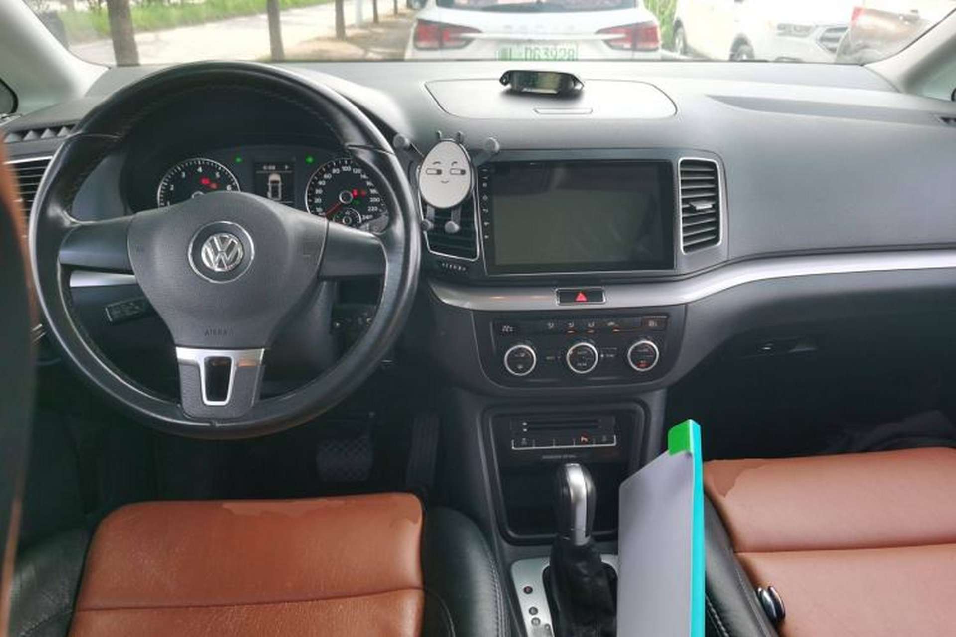 Used Volkswagen Sharan 2014 2.0 TSI Standard Model Center Console