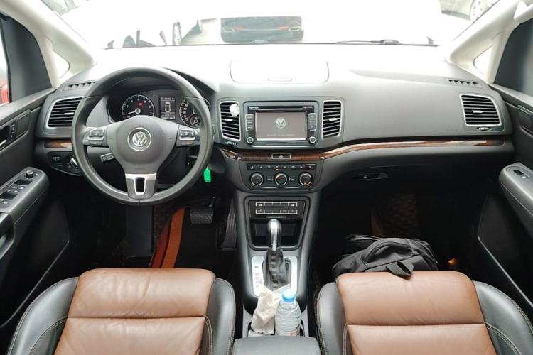 Used Volkswagen Sharan 2014 2.0 TSI Comfort Model Center Console