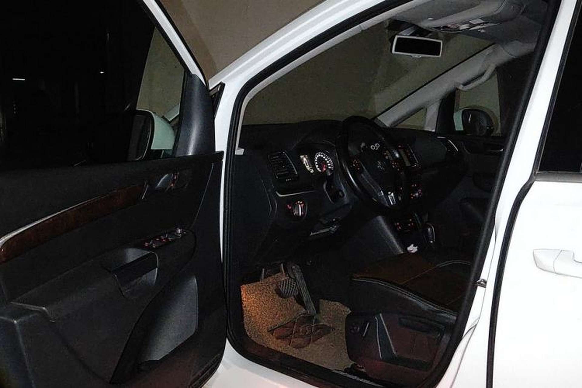 Used Volkswagen Sharan 2014 2.0 TSI Comfort Model Driver Seat