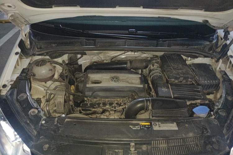 Used Volkswagen Sharan 2014 2.0 TSI Comfort Model Engine Bay