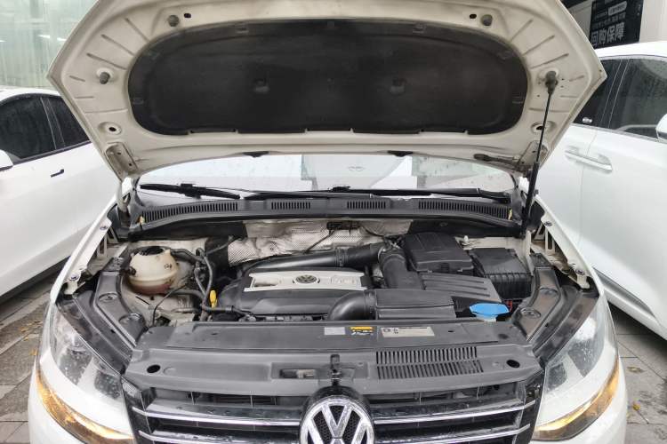 Used Volkswagen Sharan 2014 2.0 TSI Standard Model Engine Bay