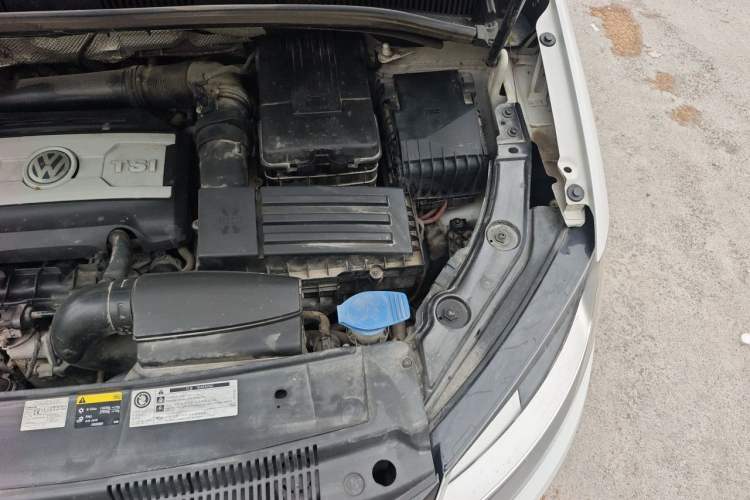 Used Volkswagen Sharan 2014 2.0 TSI Standard Model Engine Bay Left