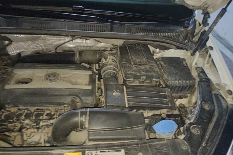 Used Volkswagen Sharan 2014 2.0 TSI Comfort Model Engine Bay Left