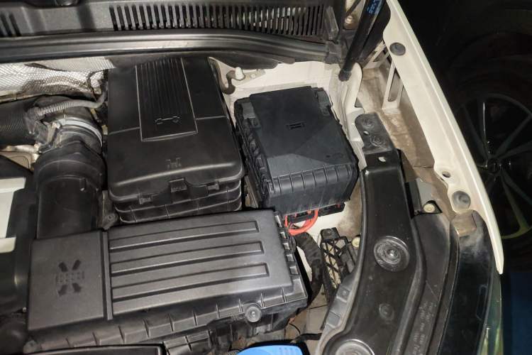 Used Volkswagen Sharan 2014 2.0 TSI Standard Model Engine Bay Left