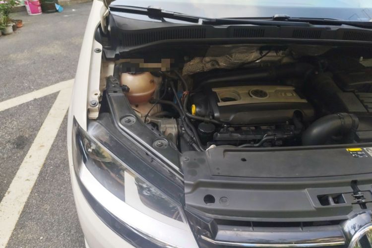 Used Volkswagen Sharan 2014 2.0 TSI Standard Model Engine Bay Right