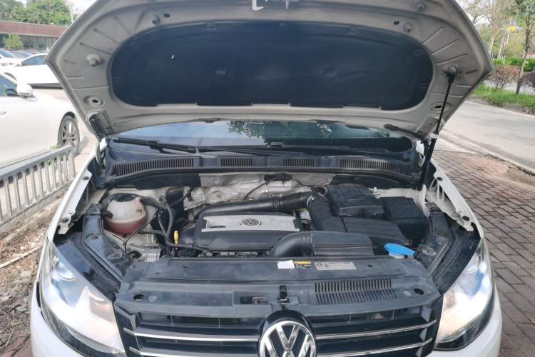 Used Volkswagen Sharan 2014 2.0 TSI Standard Model Engine Bay