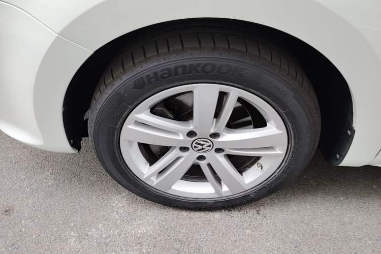Used Volkswagen Sharan 2014 2.0 TSI Comfort Model Exterior 4