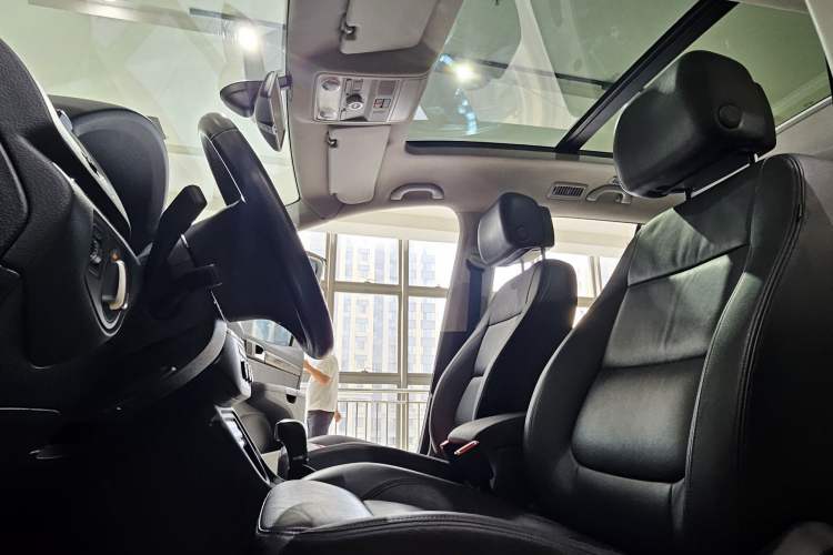 Used Volkswagen Sharan 2014 2.0 TSI Comfort Model Exterior 6