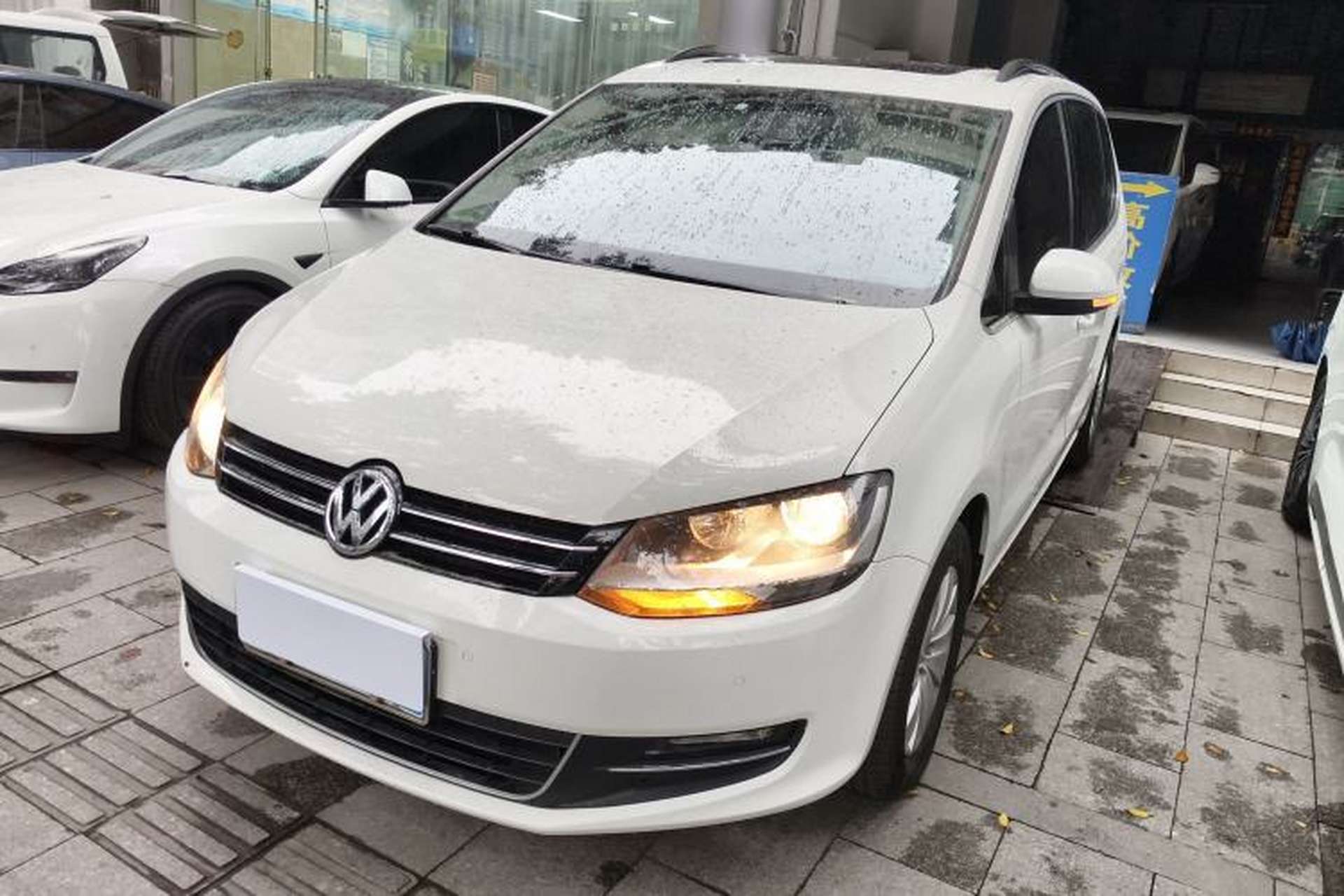 Used Volkswagen Sharan 2014 2.0 TSI Standard Model Front Left 45 Deg