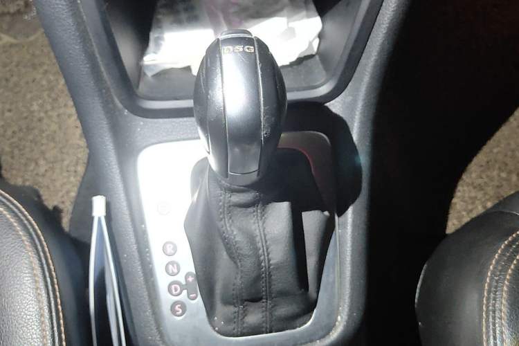 Used Volkswagen Sharan 2014 2.0 TSI Comfort Model Gear Lever