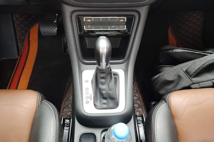 Used Volkswagen Sharan 2014 2.0 TSI Comfort Model Gear Lever