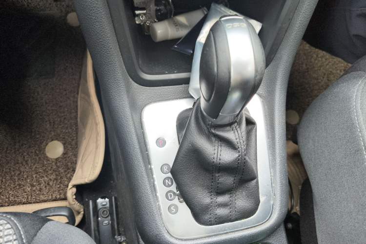 Used Volkswagen Sharan 2014 2.0 TSI Standard Model Gear Lever