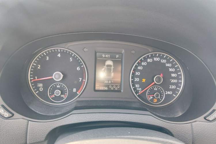 Used Volkswagen Sharan 2014 2.0 TSI Standard Model Instrument Cluster