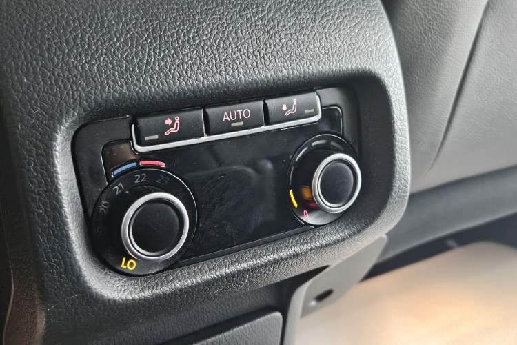 Used Volkswagen Sharan 2014 2.0 TSI Comfort Model Interior 1