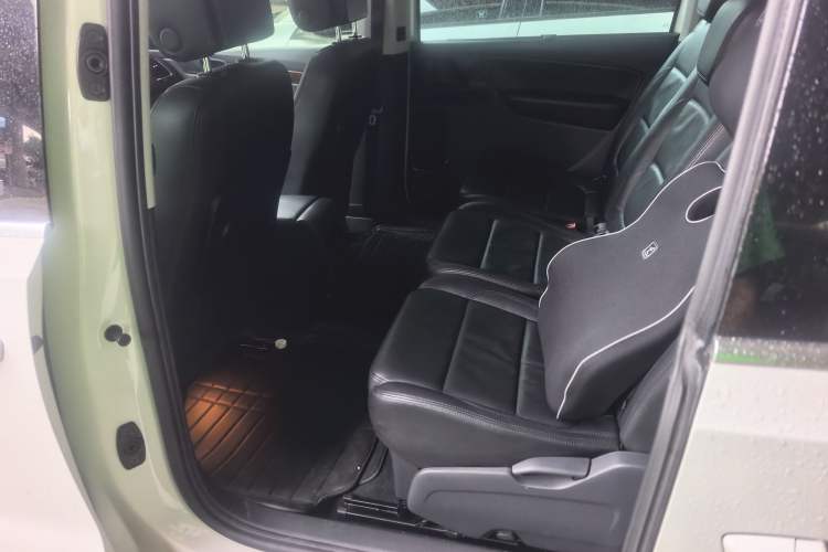 Used Volkswagen Sharan 2014 2.0 TSI Luxury Model Interior 3