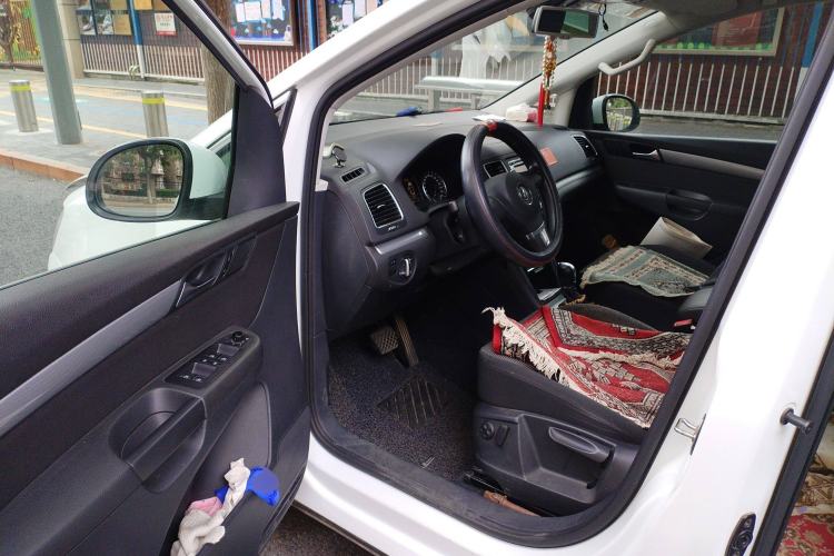Used Volkswagen Sharan 2014 2.0 TSI Standard Model Interior 3