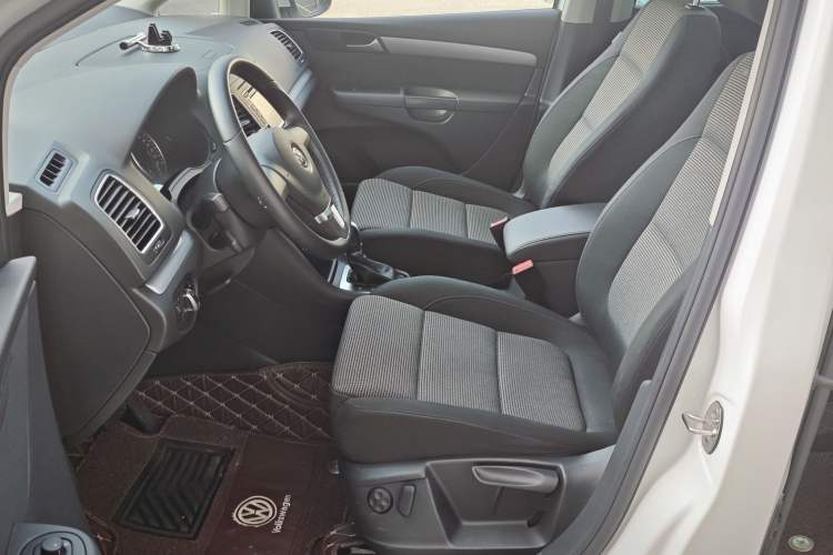 Used Volkswagen Sharan 2014 2.0 TSI Standard Model Interior 5