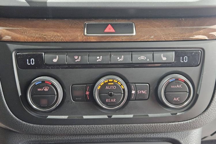 Used Volkswagen Sharan 2014 2.0 TSI Comfort Model Interior 7