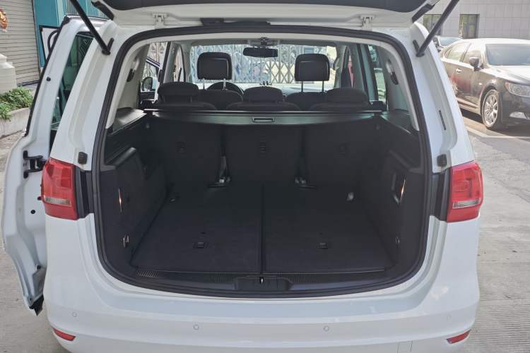 Used Volkswagen Sharan 2014 2.0 TSI Standard Model Interior 9