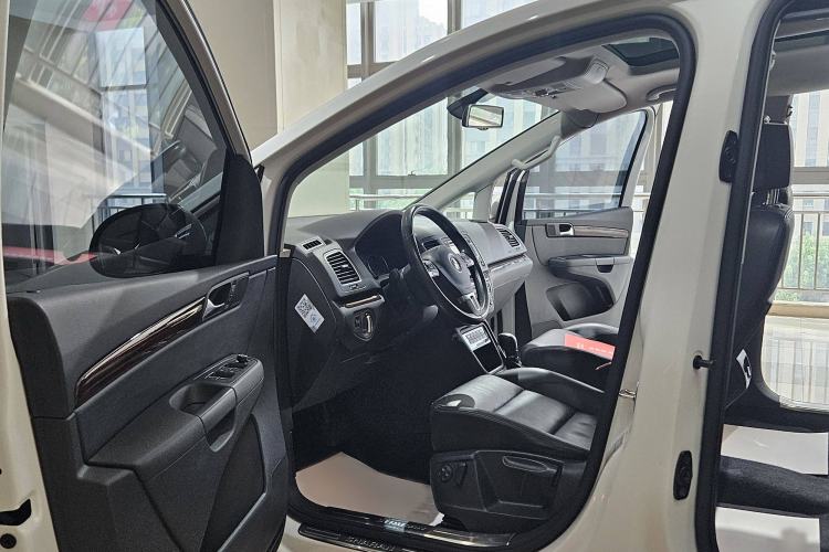 Used Volkswagen Sharan 2014 2.0 TSI Comfort Model Interior 9