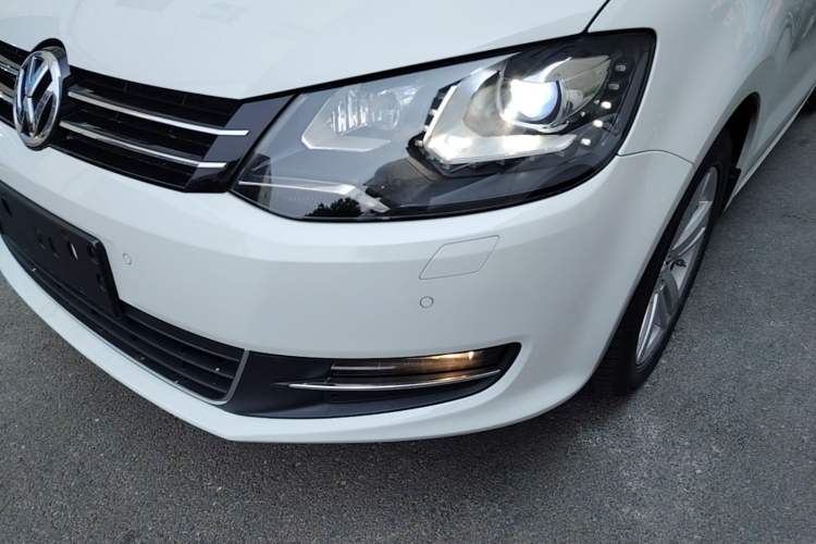 Used Volkswagen Sharan 2014 2.0 TSI Comfort Model Left Front Headlight