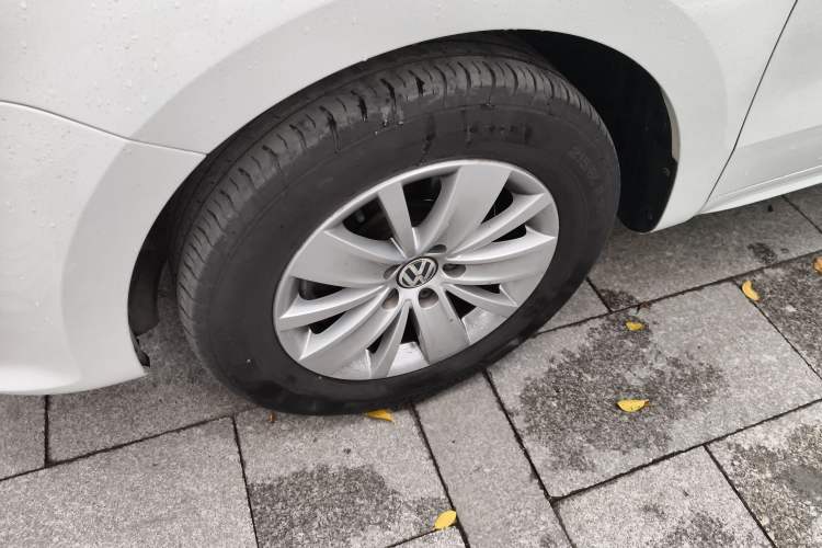 Used Volkswagen Sharan 2014 2.0 TSI Standard Model Left Front Wheel Hub