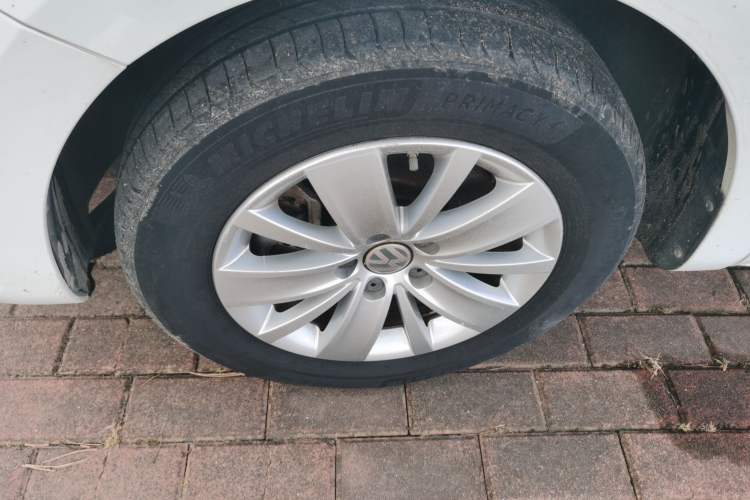 Used Volkswagen Sharan 2014 2.0 TSI Standard Model Left Front Wheel Hub