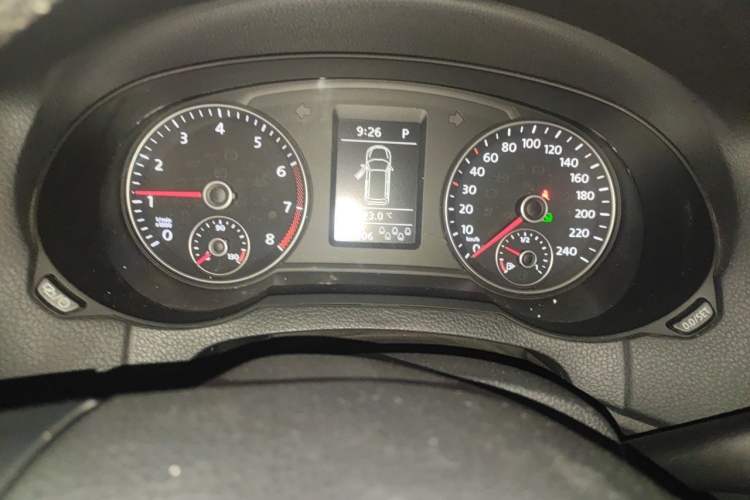 Used Volkswagen Sharan 2014 2.0 TSI Comfort Model Odometer Close Up