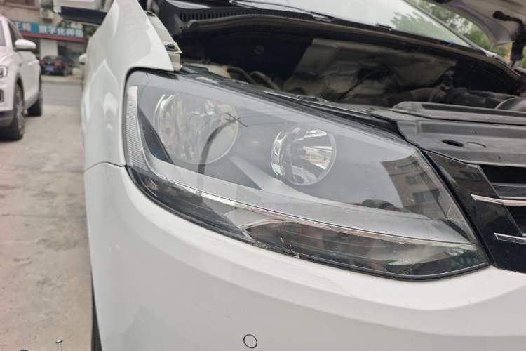Used Volkswagen Sharan 2014 2.0 TSI Standard Model Right Front Headlight