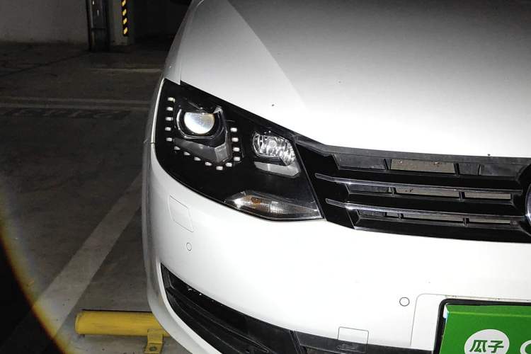 Used Volkswagen Sharan 2014 2.0 TSI Comfort Model Right Front Headlight