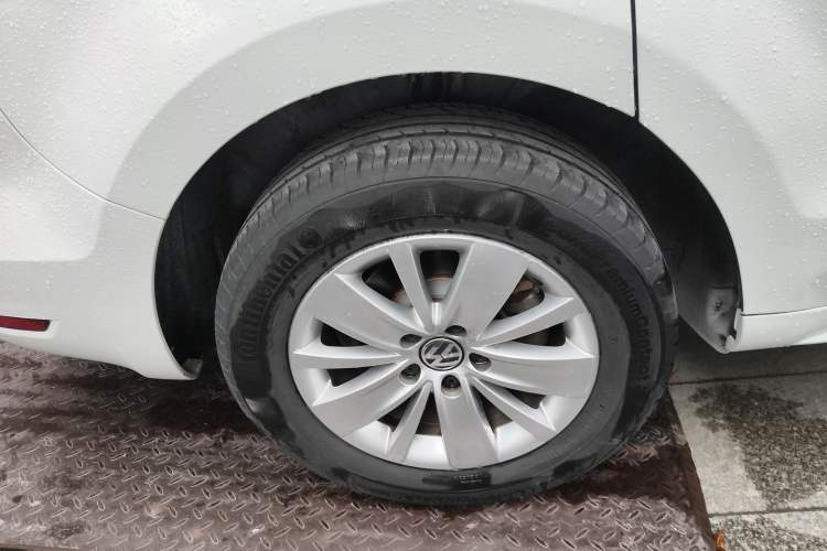Used Volkswagen Sharan 2014 2.0 TSI Standard Model Right Rear Wheel Hub