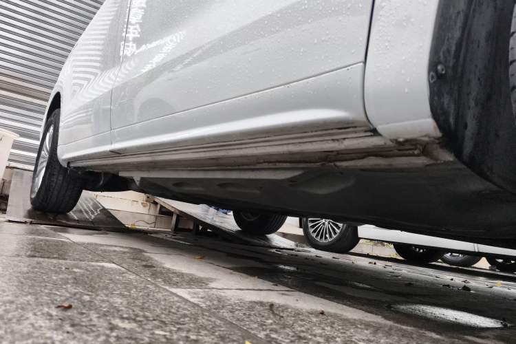Used Volkswagen Sharan 2014 2.0 TSI Standard Model Right Side Sill