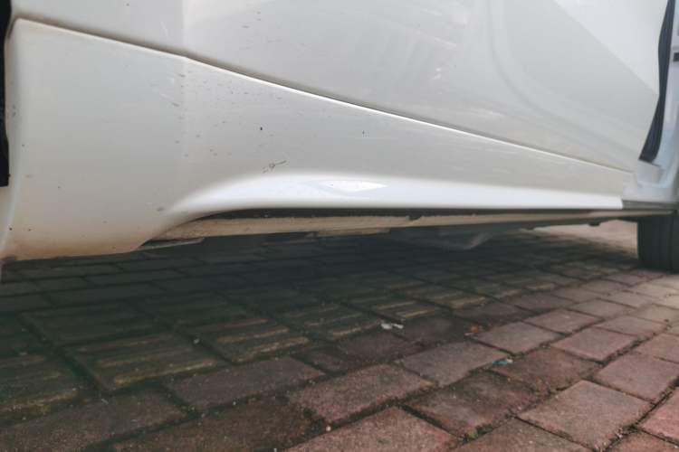 Used Volkswagen Sharan 2014 2.0 TSI Standard Model Right Side Sill