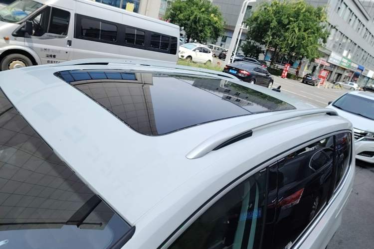Used Volkswagen Sharan 2014 2.0 TSI Comfort Model Roof