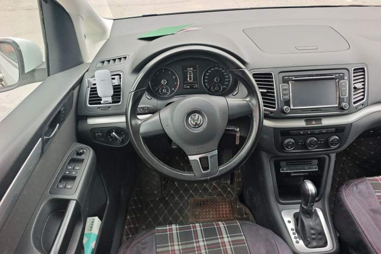 Used Volkswagen Sharan 2014 2.0 TSI Standard Model Steering Wheel