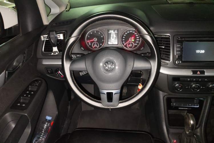 Used Volkswagen Sharan 2014 2.0 TSI Standard Model Steering Wheel