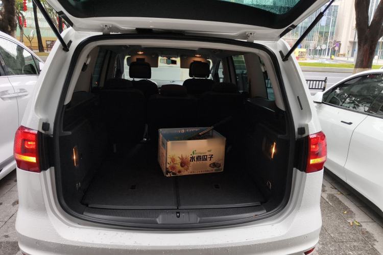 Used Volkswagen Sharan 2014 2.0 TSI Standard Model Trunk